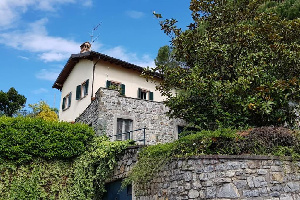 Iseolakerental - Casa Rododendro Sulzano Exteriér fotografie